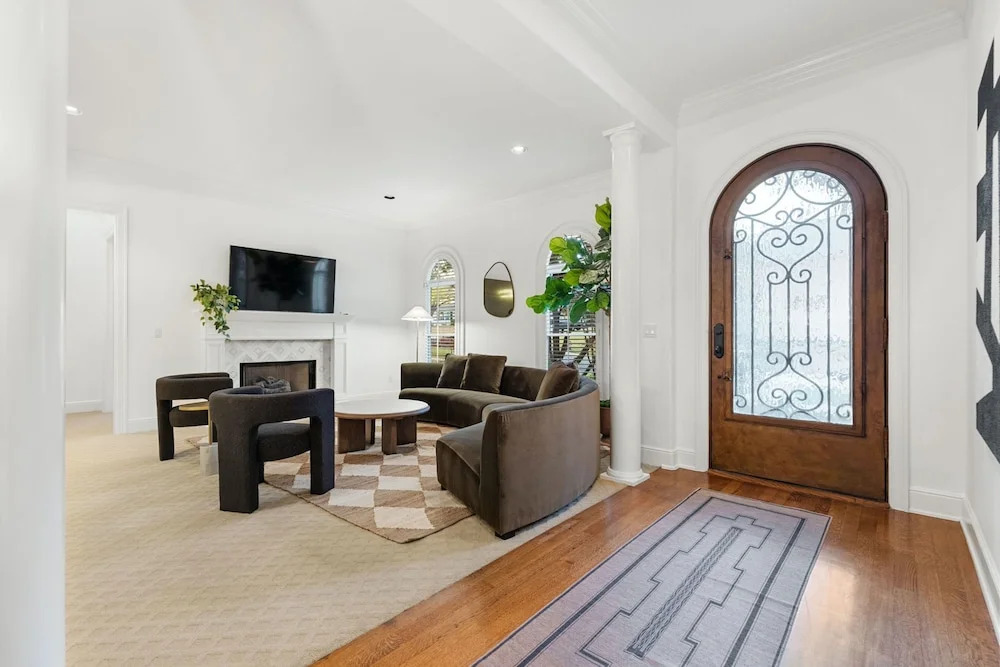 Chic & Secluded 4 BDR in Desirable Tarrytown in Austin, United States