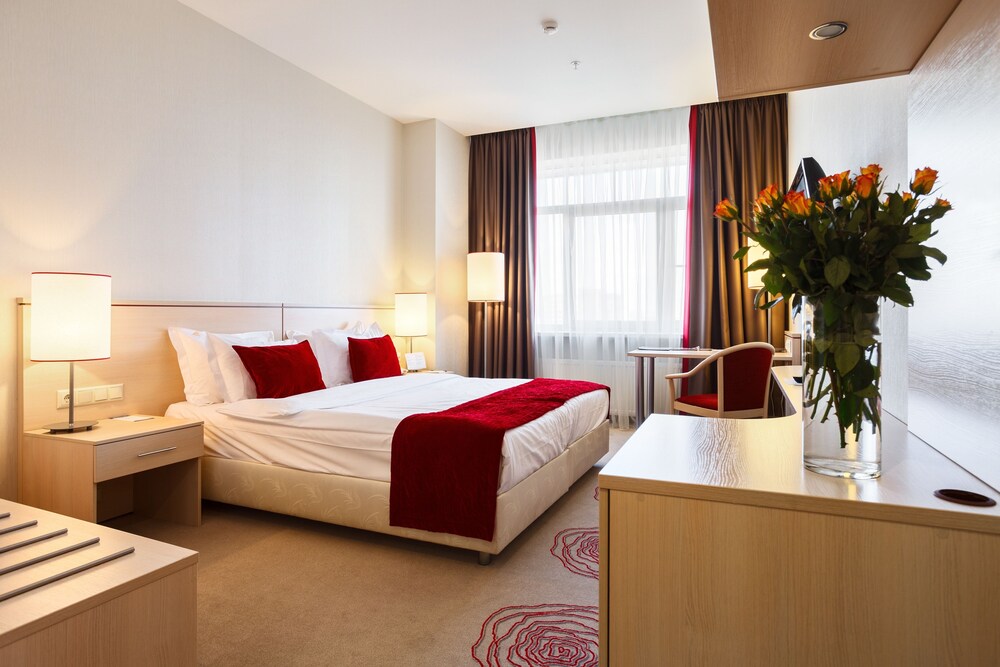 Intourist Kolomenskoe Hotel — 4-Star Luxury Hotel in Moscow, Russia