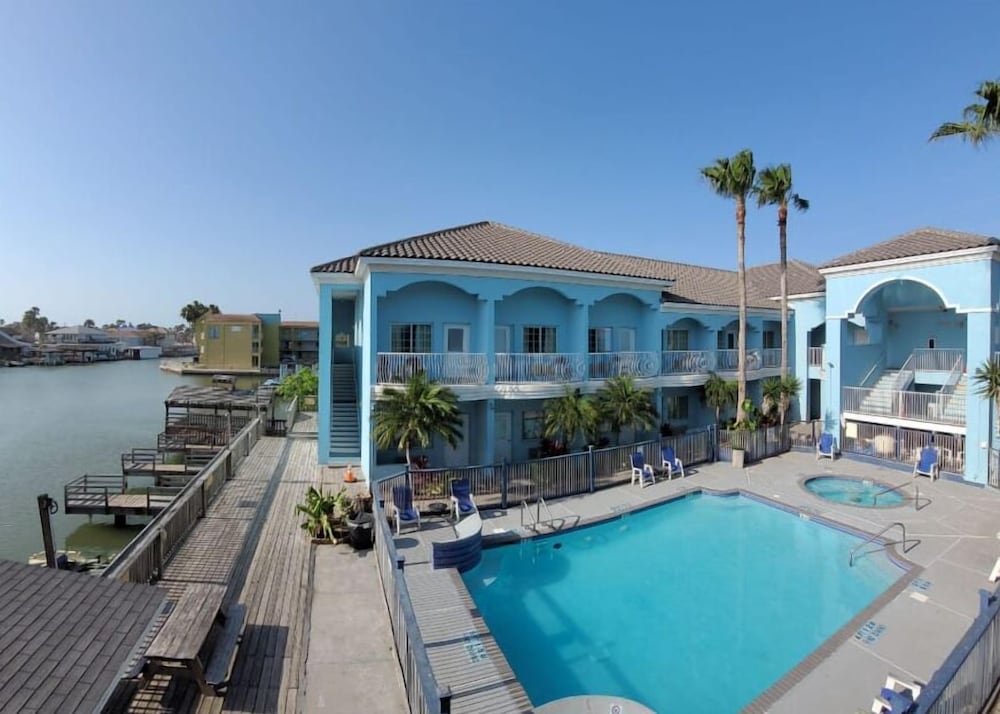 Casa Bella Hotel and Suites - photo 25