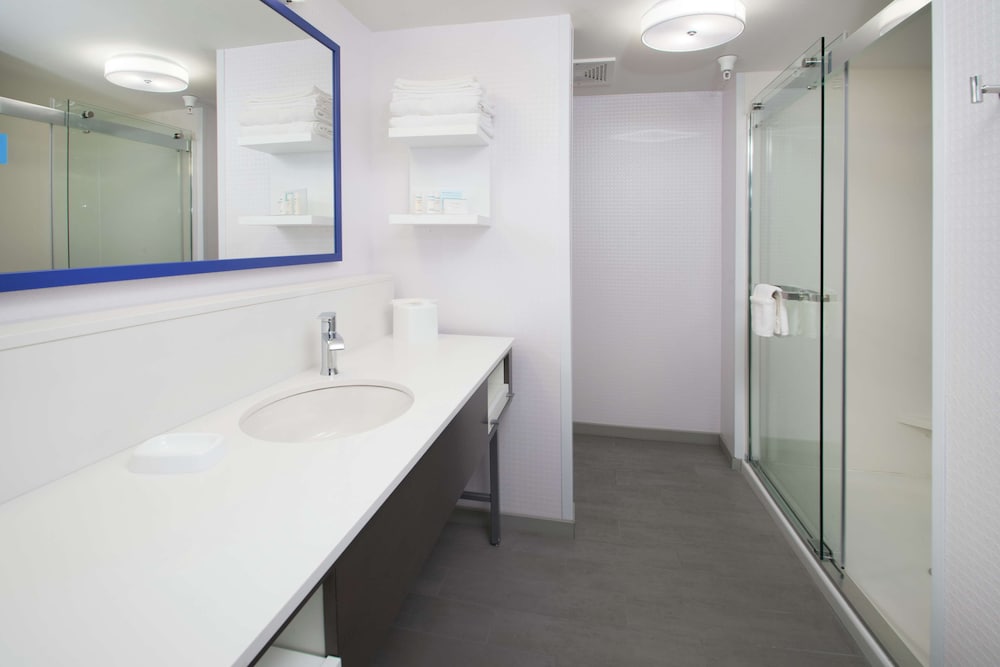 Hampton Inn Arvin Tejon Ranch - photo 25