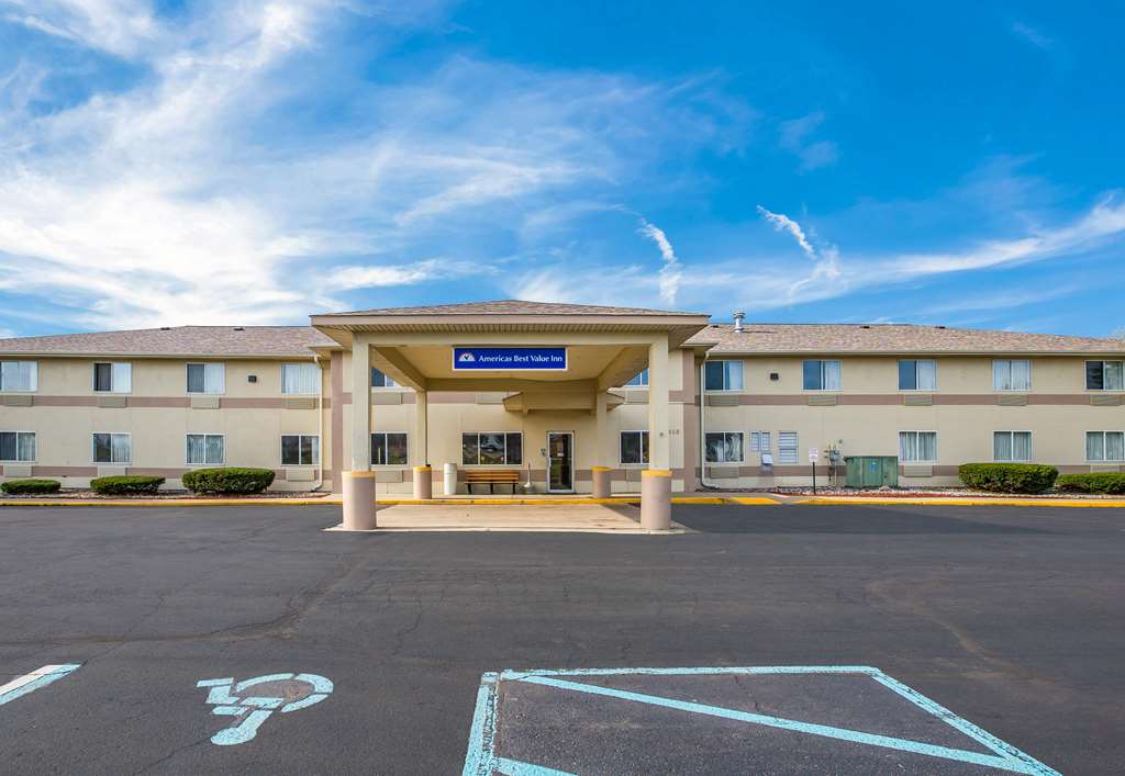 Americas Best Value Inn Charlotte MI - photo 31