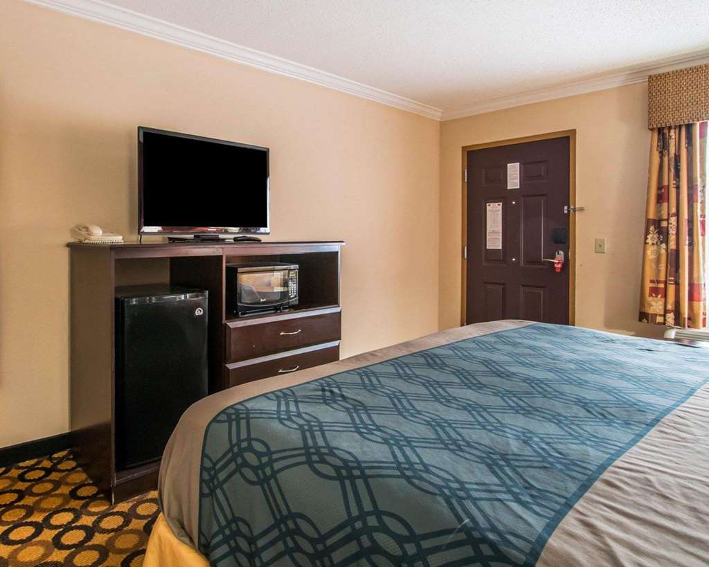 Econo Lodge Richmond Hill - photo 10