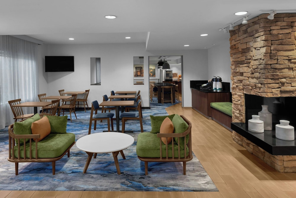 Fairfield Inn Santa Clarita Valencia - photo 2