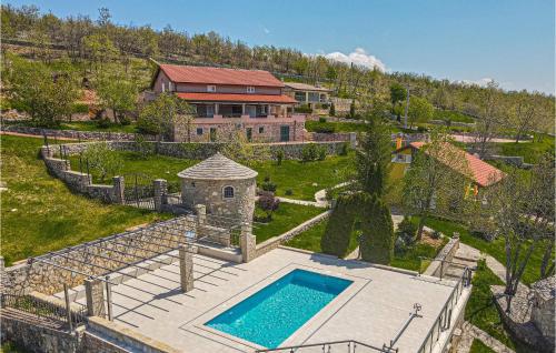 Two Bedroom Holiday Home In Kijevo — 5-Star Luxury Hotel in Kijevo, Croatia