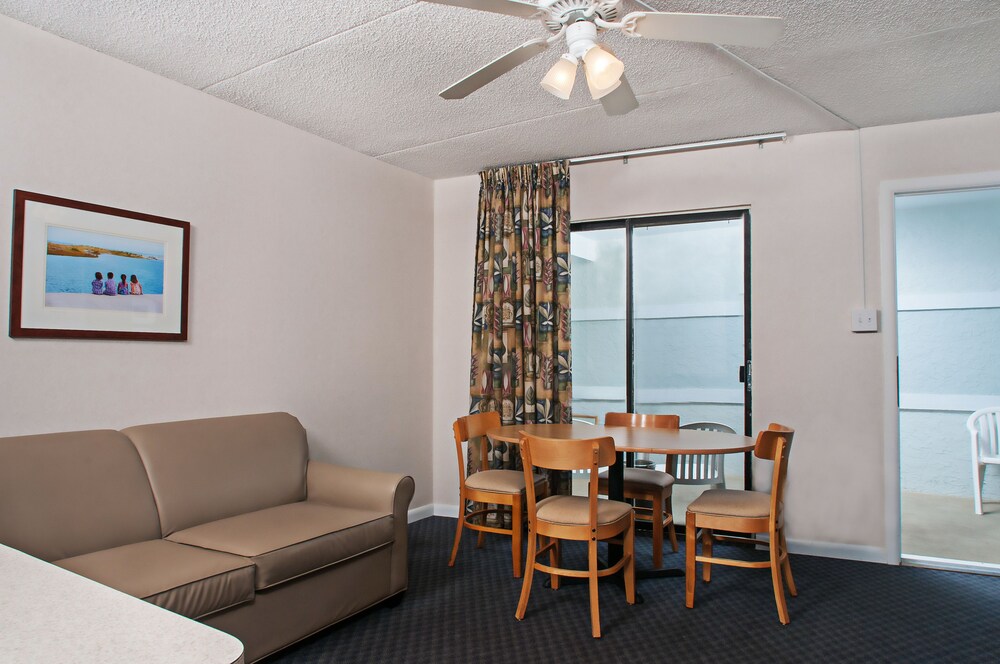 Harbor Light Family Resort - photo 12