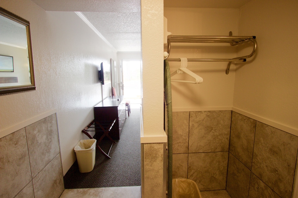 At Home Inn & Suites - photo 15
