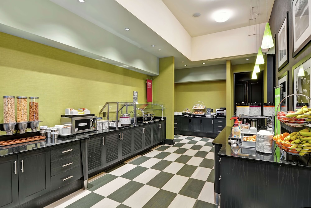Hampton Inn & Suites Raleigh Crabtree Valley - photo 48