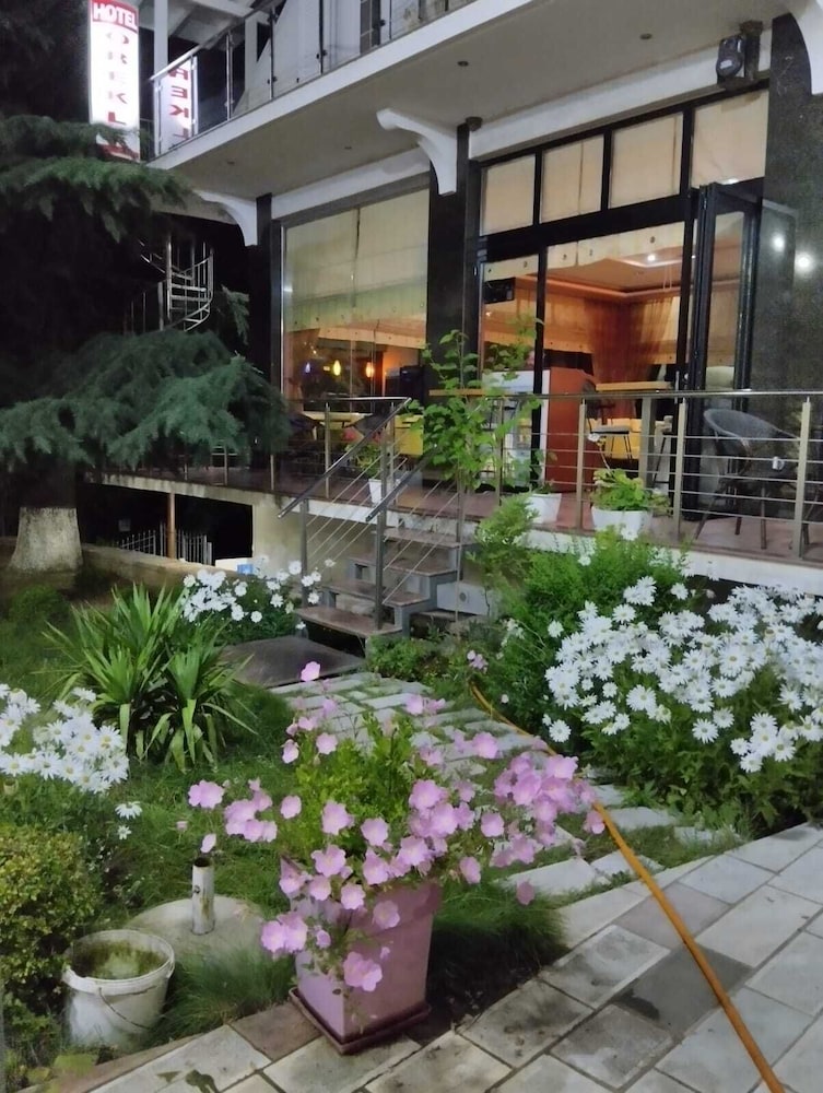 Hotel Orekle - carbon neutral hotel in Libohove