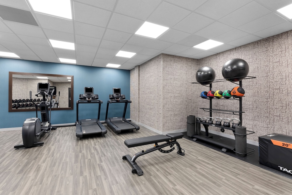 Hampton Inn Saline - photo 25
