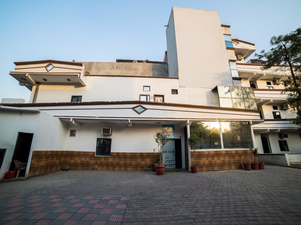 OYO 13730 hotel balram - last minute hotel in Noida