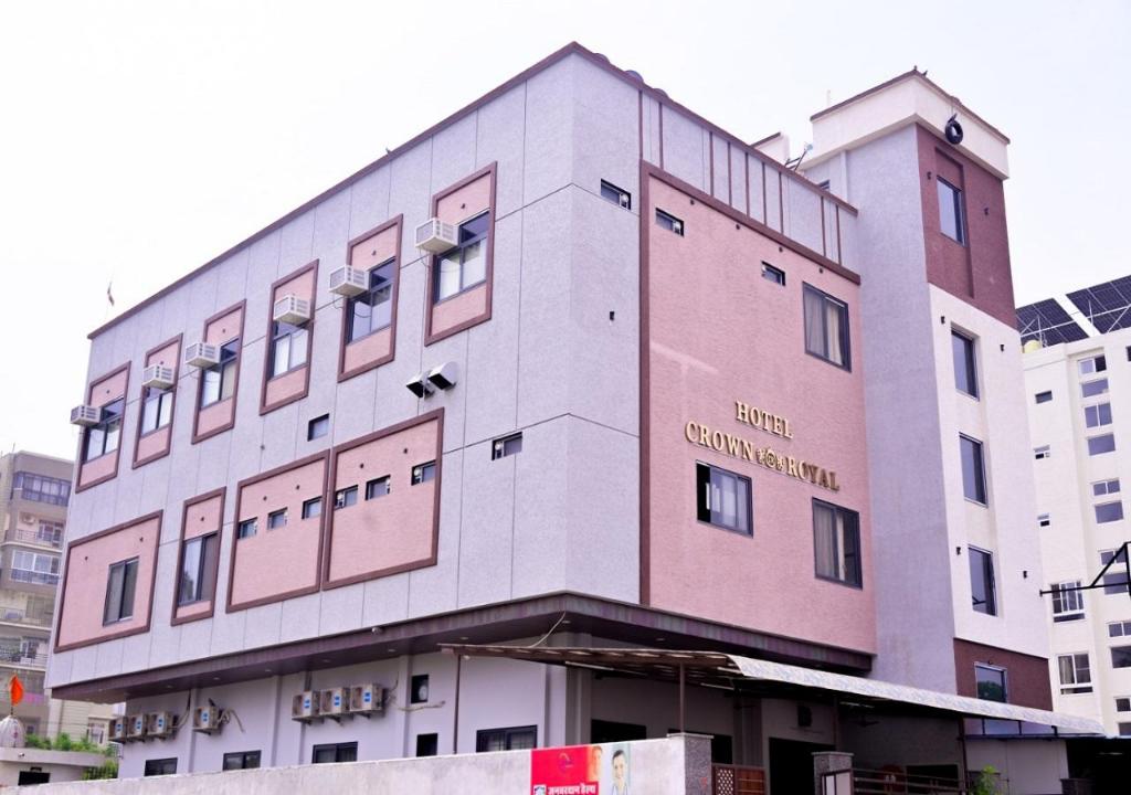 Hotel Crown Royal in Kota, India