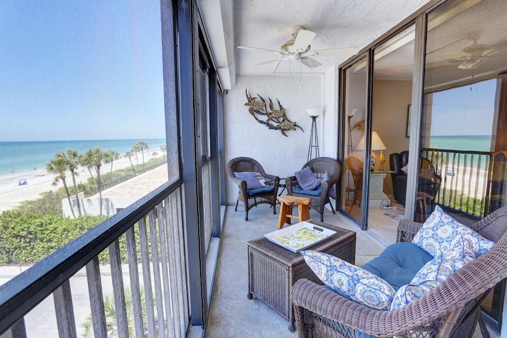 Surfside South #312 — 4-Star Luxury Hotel in Saint Pete Beach, United States