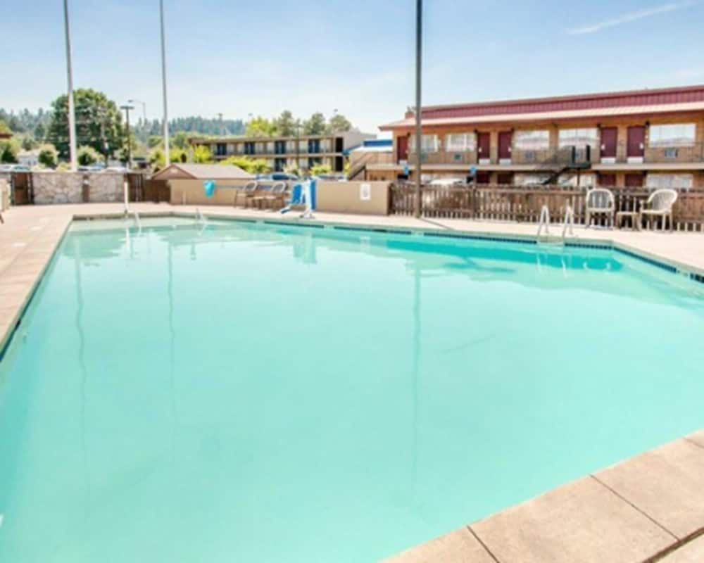 Quality Inn Airport Convention Center - photo 16