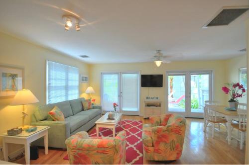 Renovated Corner Unit - carbon neutral hotel in Key West