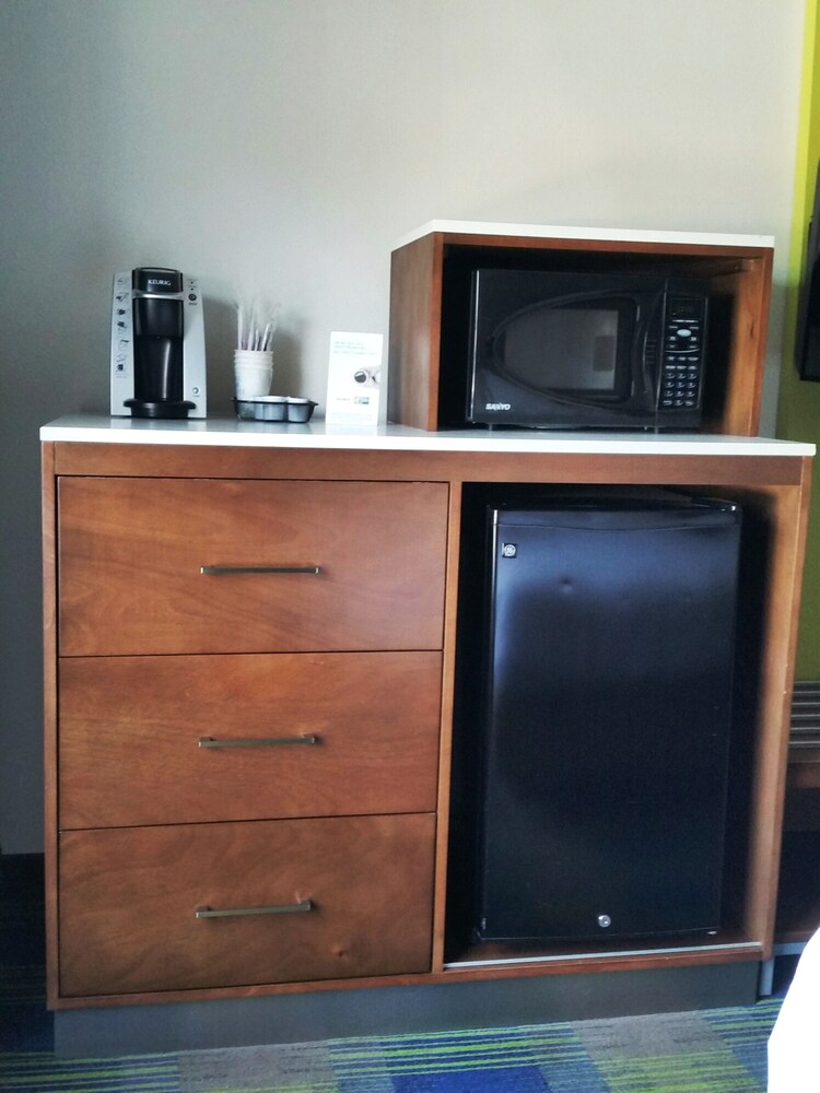 Holiday Inn Express Suites Clifton Park by IHG - photo 11