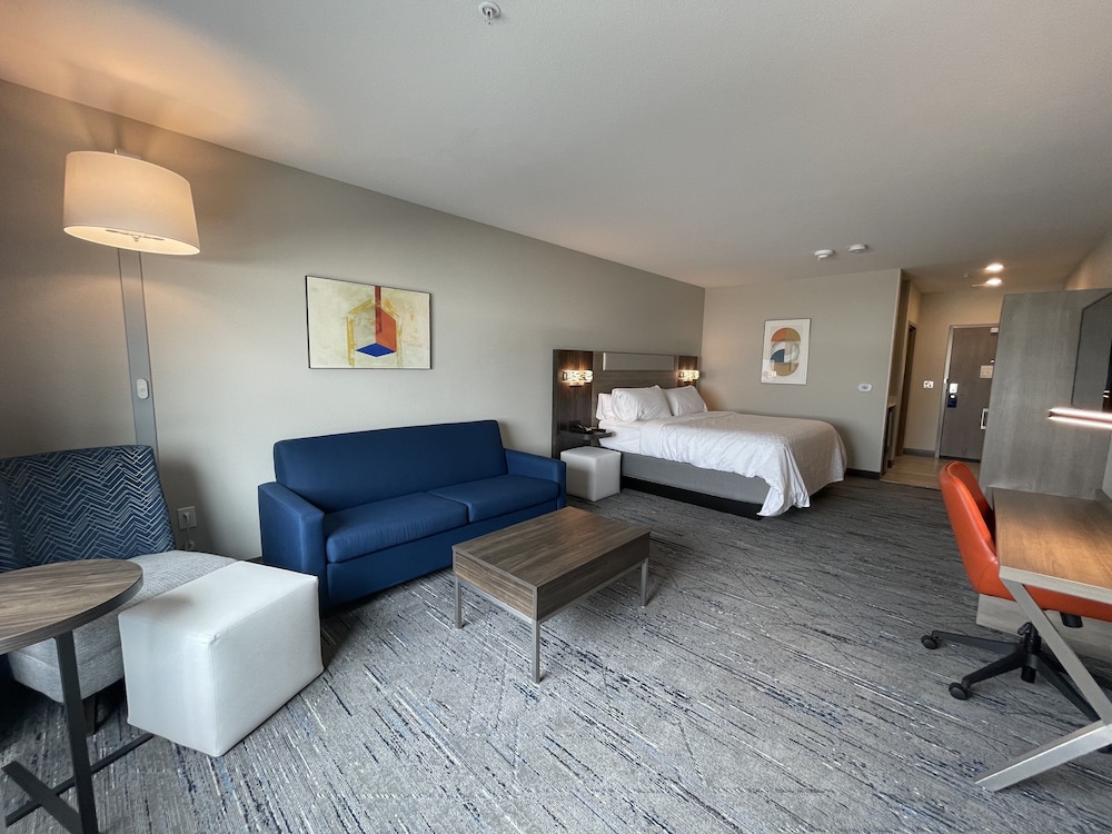 Holiday Inn Express & Suites Ft. Smith Airport by IHG - photo 17