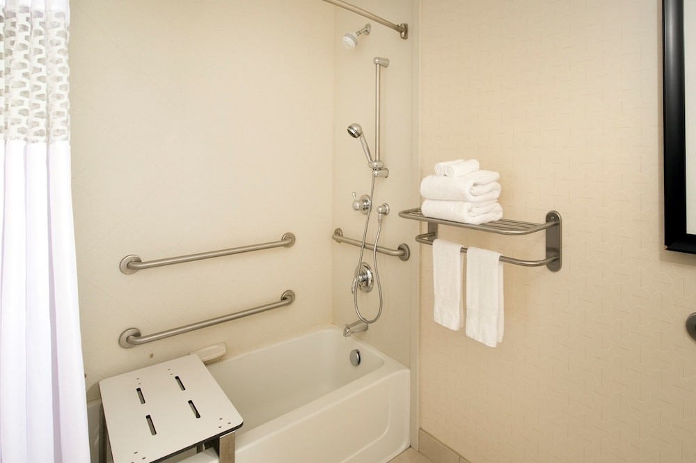 Hampton Inn & Suites El Paso East - photo 17