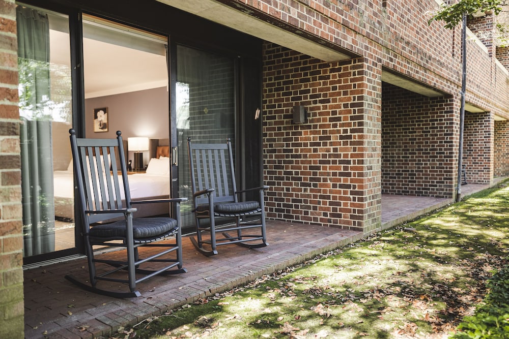 Williamsburg Lodge Autograph Collection - photo 4