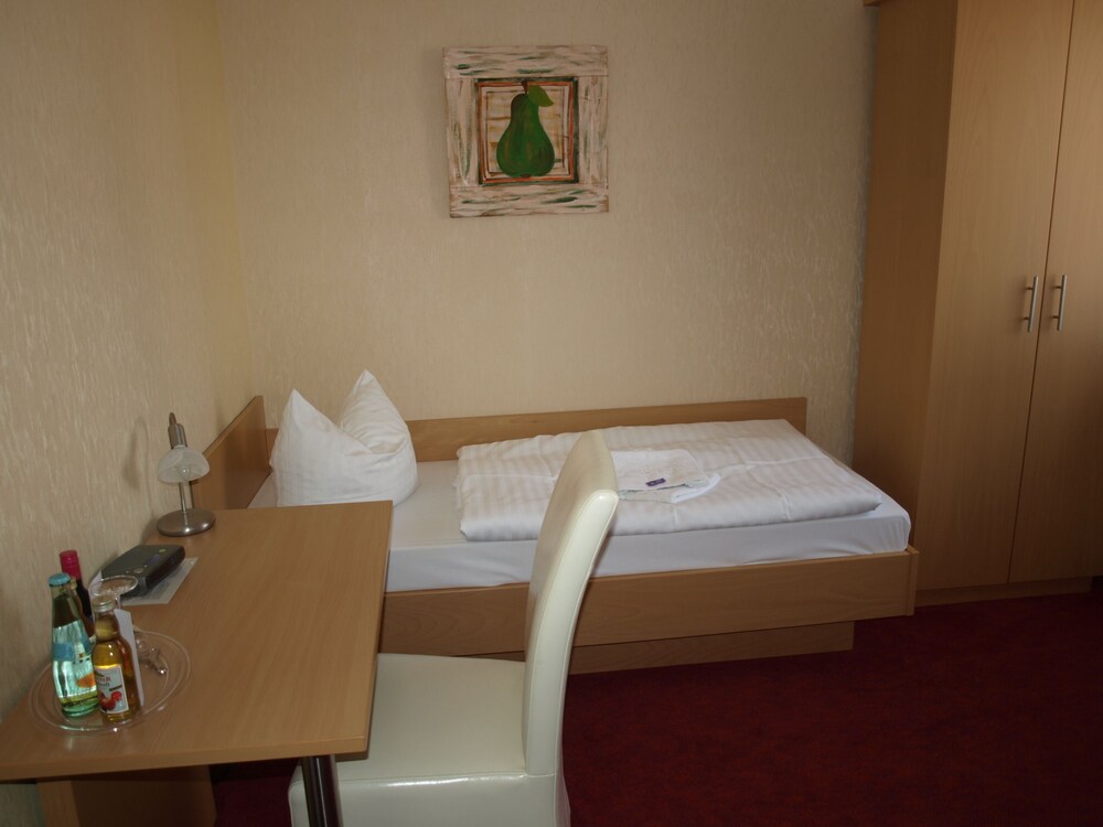 Hotel Waldschlösschen — Kyritz — photo 3