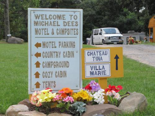 Michael Dee's Motel - photo 24