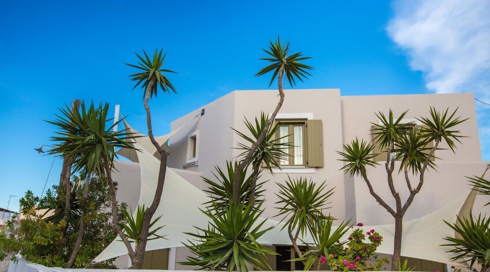Aldea - carbon neutral hotel in Fira