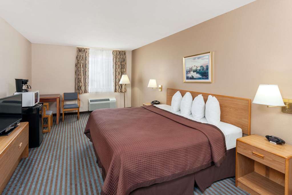 Days Inn by Wyndham Charleston - photo 10