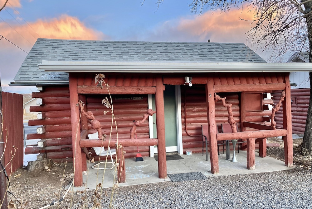 Roundtop Mountain Vista Cabins and Motel - photo 23