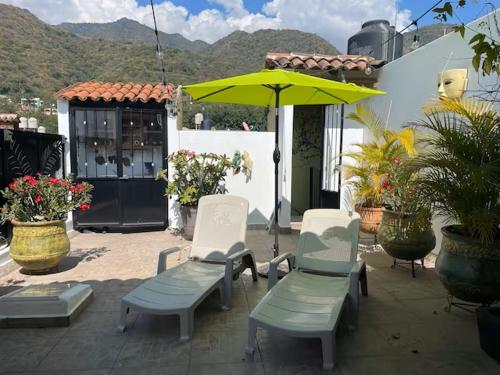 Upscale Tropical Oasis with Spectacular Views — hotel in Ajijic