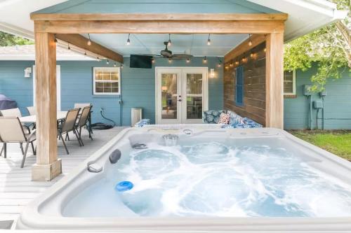 Hot Tub 5 Min To Beach King Bed — Saint Augustine