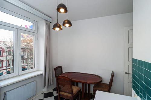 Modern Apartment Next to Stamba and Rooms