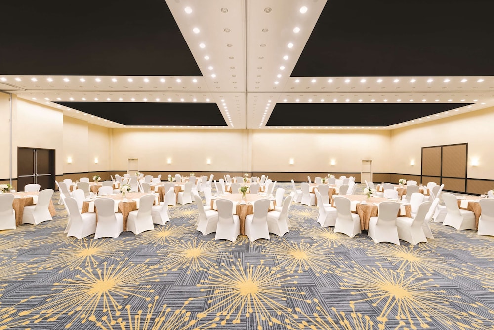 Hilton Garden Inn Fargo - photo 64