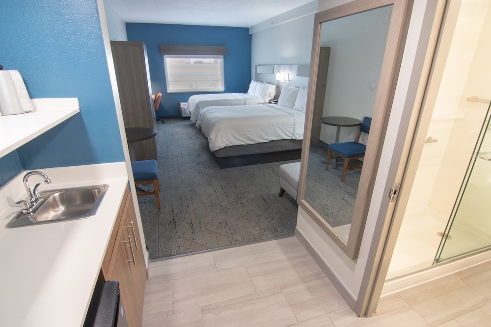 Holiday Inn Express & Suites Ft. Lauderdale Airport West by IHG - photo 21