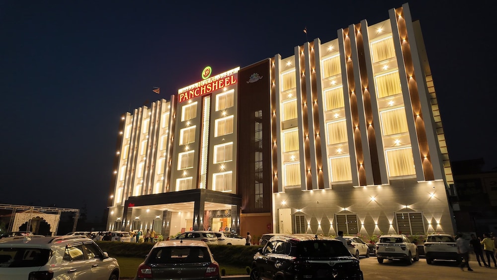 Hotel Panchsheel in Fyzabad, India