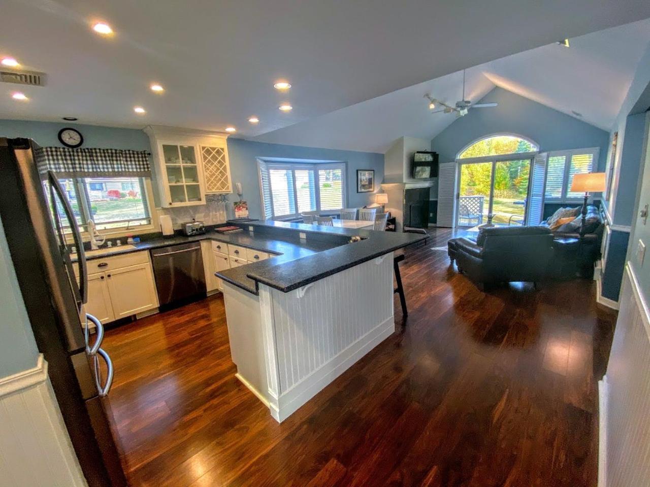G3 Classy Bretton townhome with AC fast wifi great mountain views right on the golf course - photo 9