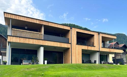 kleines Seeglück — 4-Star Luxury Hotel in Feldkirchen In Kaernten, Austria