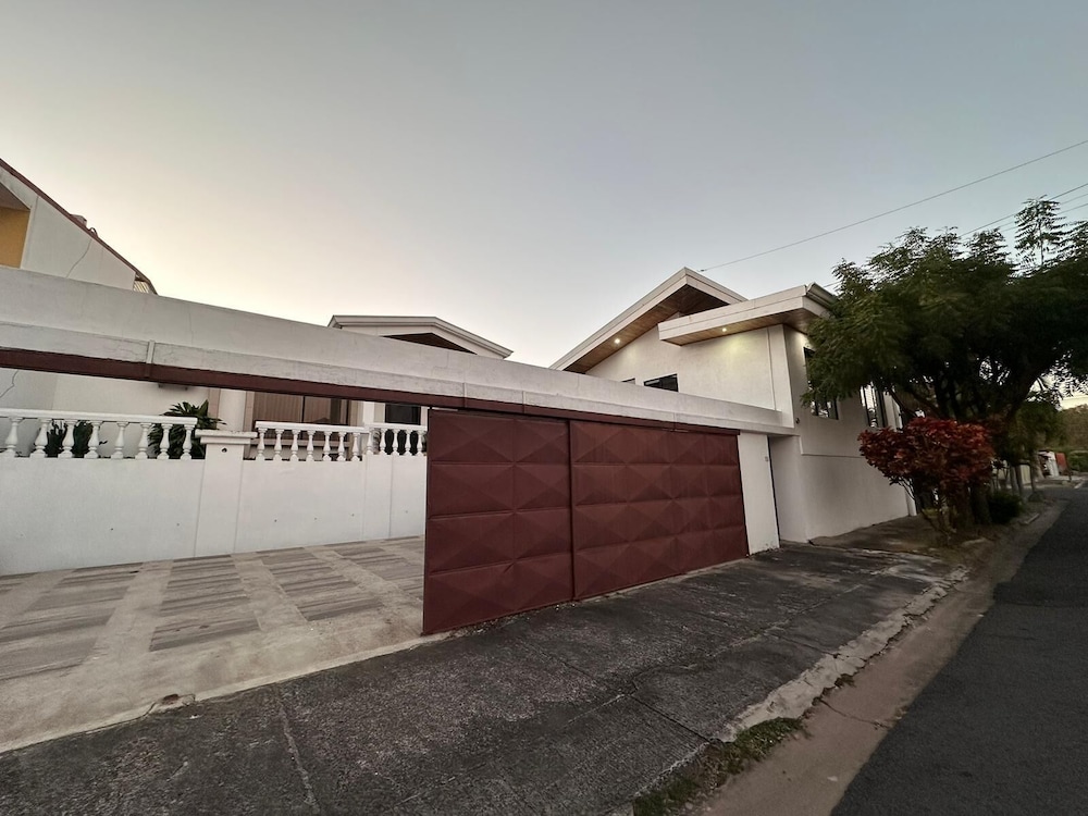 Hotel Boutique CasAguacate Apt Morfo close to Airport in La Asuncion, Costa Rica