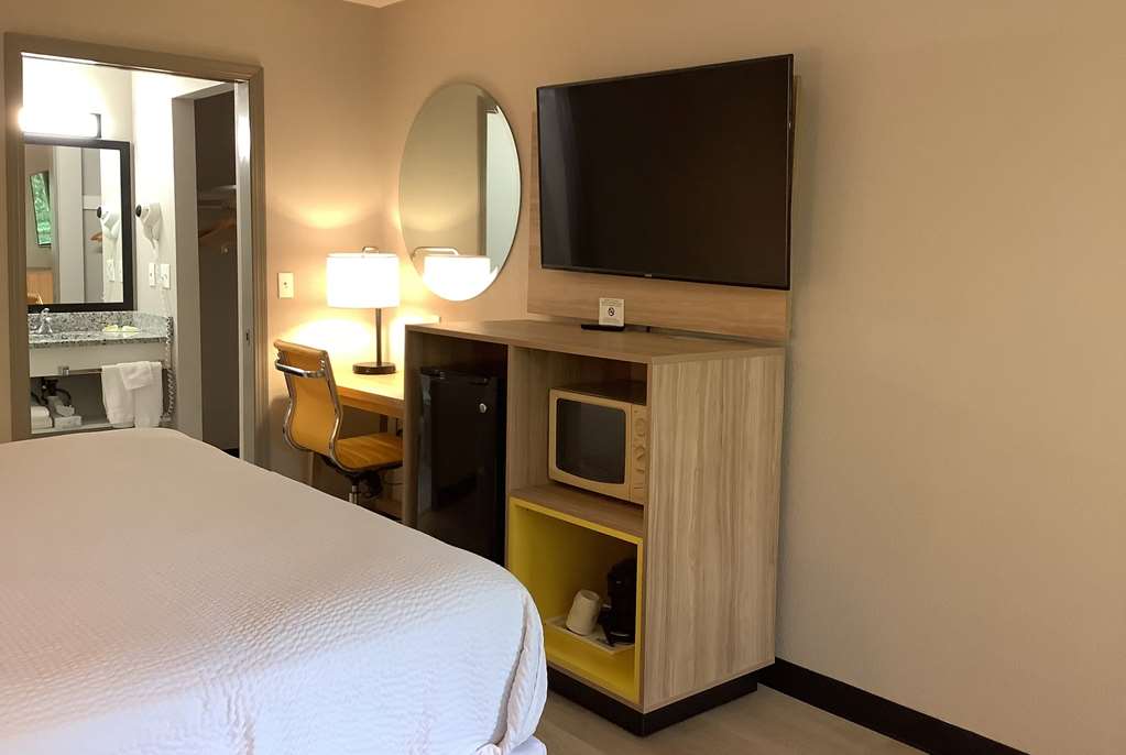 Days Inn by Wyndham Kingdom City - photo 28