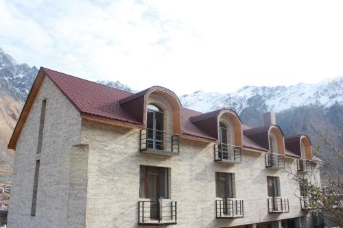 Hotel Gergeti - carbon neutral hotel in Step'antsminda