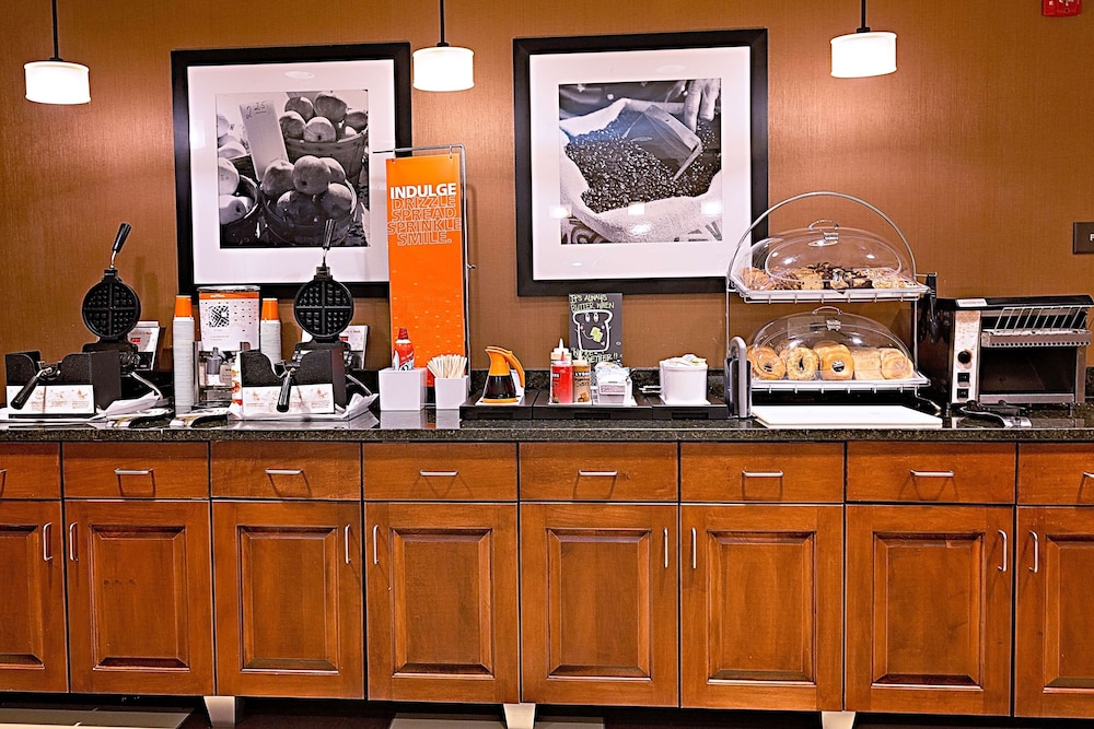 Hampton Inn & Suites Jacksonville - photo 52
