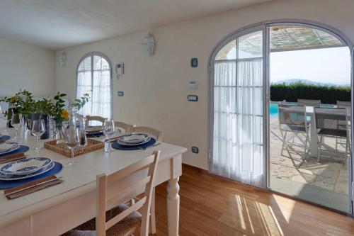 Villa La Fornace — 4-Star Luxury Hotel in Tavarnelle Val Di Pesa, Italy