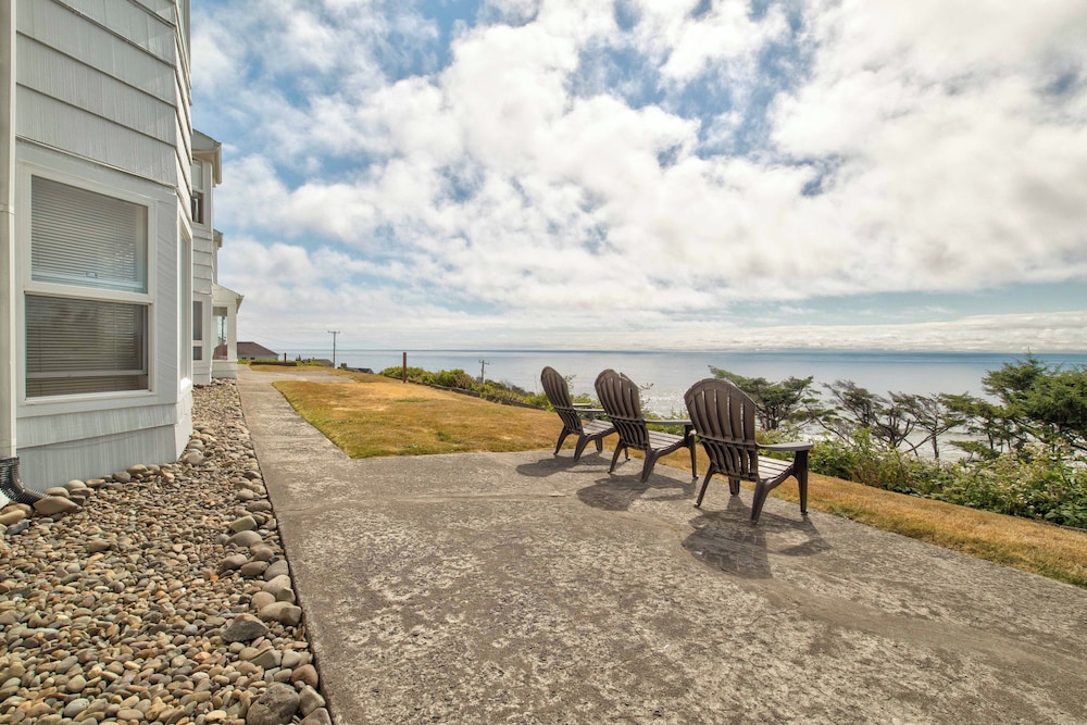 Ester Lee Oceanview Inn - photo 97