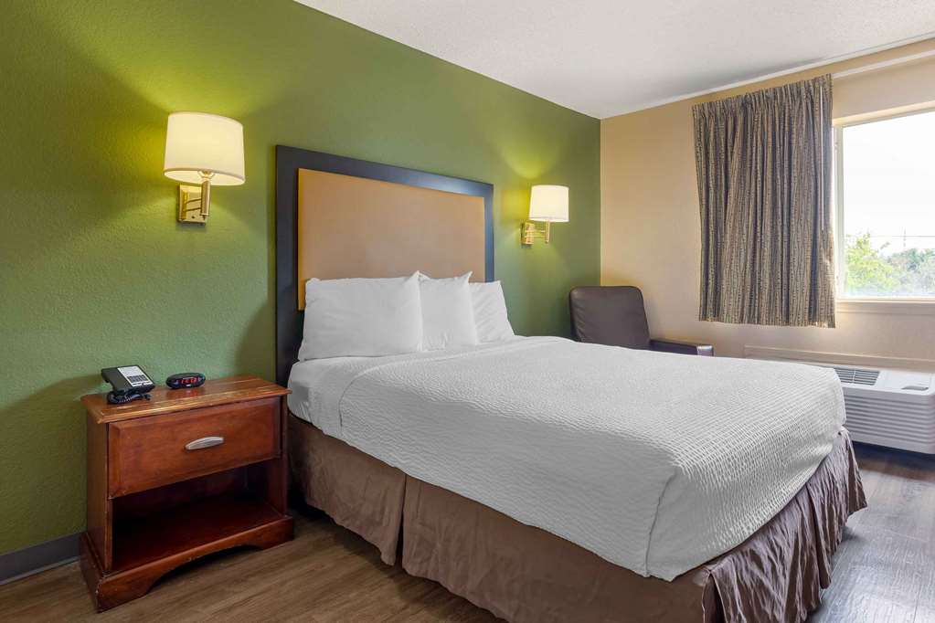 Extended Stay America Select Suites Houston Sugar Land - photo 57