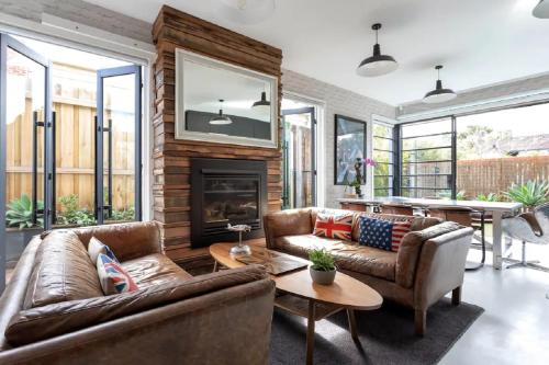 The Kings Domain at The House of Windsor by Ready Set Stay Ground Level — 4-Star Luxury Hotel in Melbourne, Australia