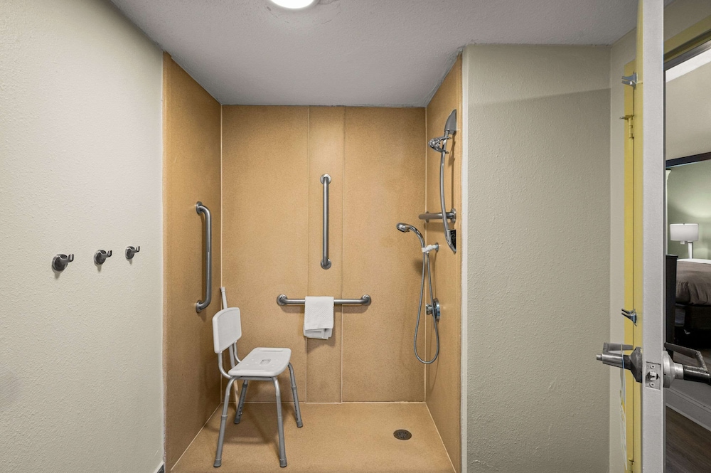 Quality Inn & Suites North Little Rock - photo 26