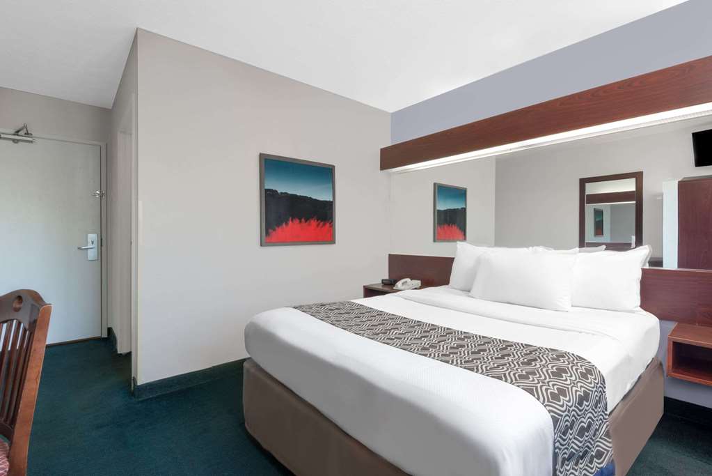 Microtel Inn & Suites by Wyndham London - photo 11