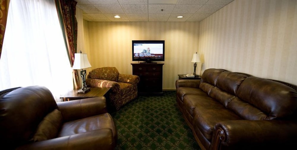Greystone Inn and Suites - photo 4