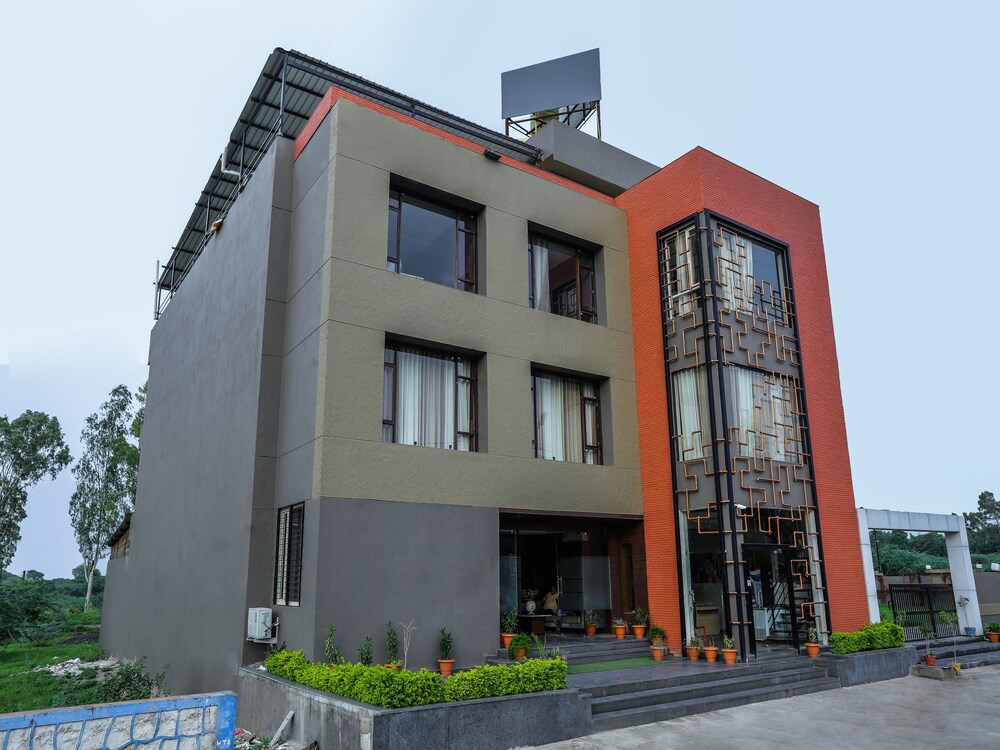 Oyo 16543 Hotel Madhuban — Ujjain