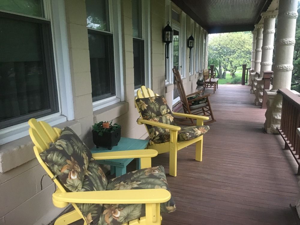 Francie's Inn - photo 18