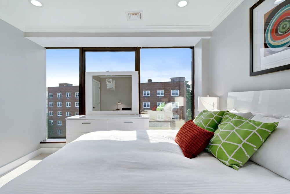 Global Luxury Suites on Prospect Street - photo 28