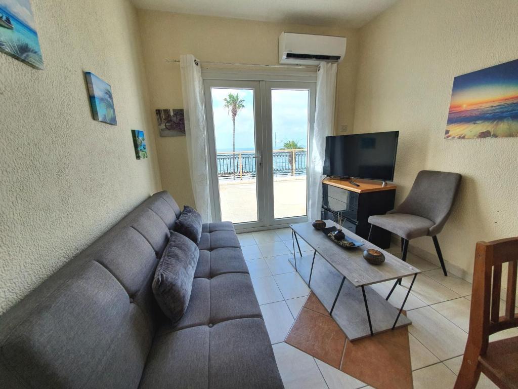 Poseidon 51 Beachfront Two Bedroom Apartment